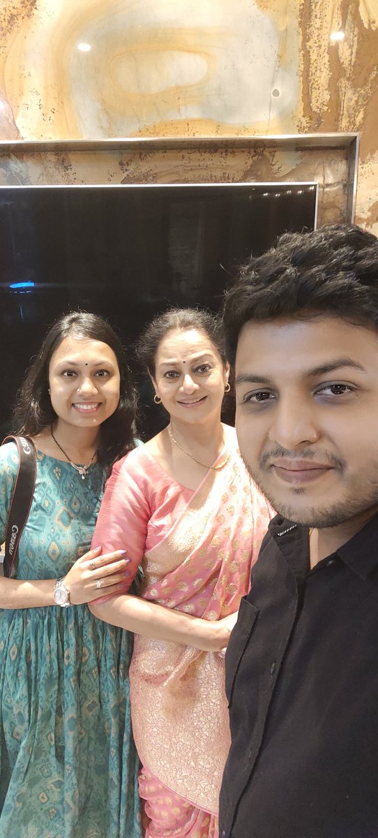 keshav2108's tweet photo. With #ZarinaWahab and @StefyPatel in TVC shoot for Sheetal Water Tank by TnTp Ads. Wish you all the best for future projects। #TnTpAds #AV31 https://t.co/rSwZjb96jX