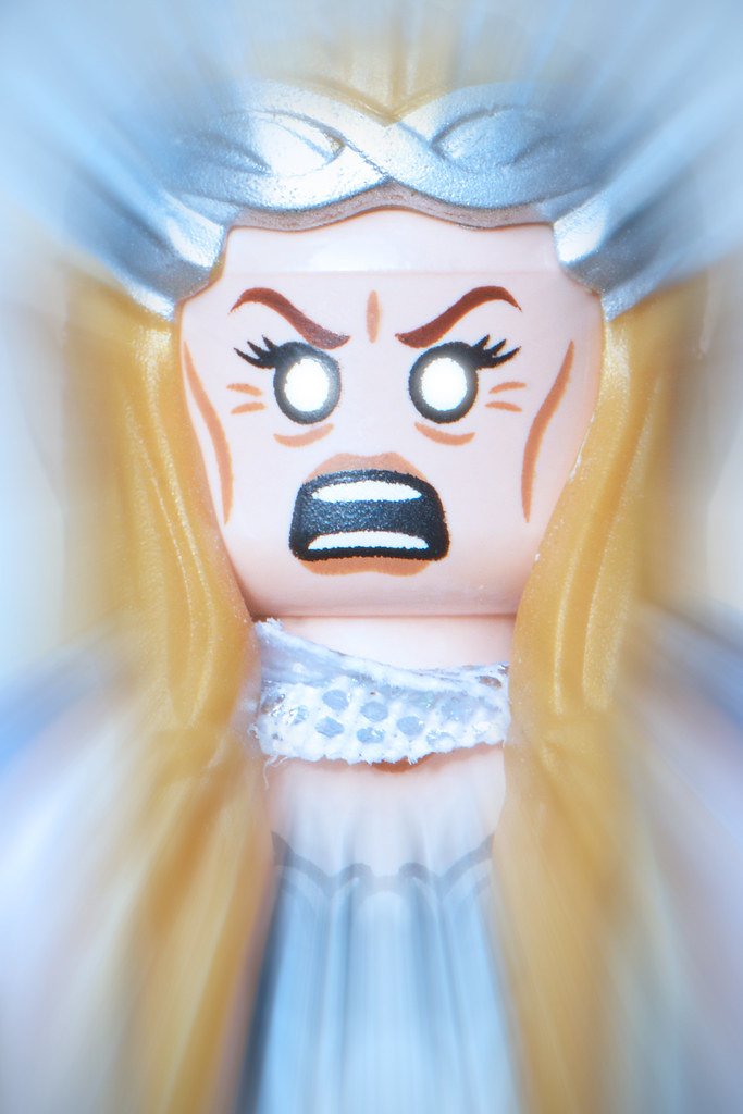 galadriewlw's tweet photo. me vs me when ppl say they don't like lotr https://t.co/oPcy3MMB3R