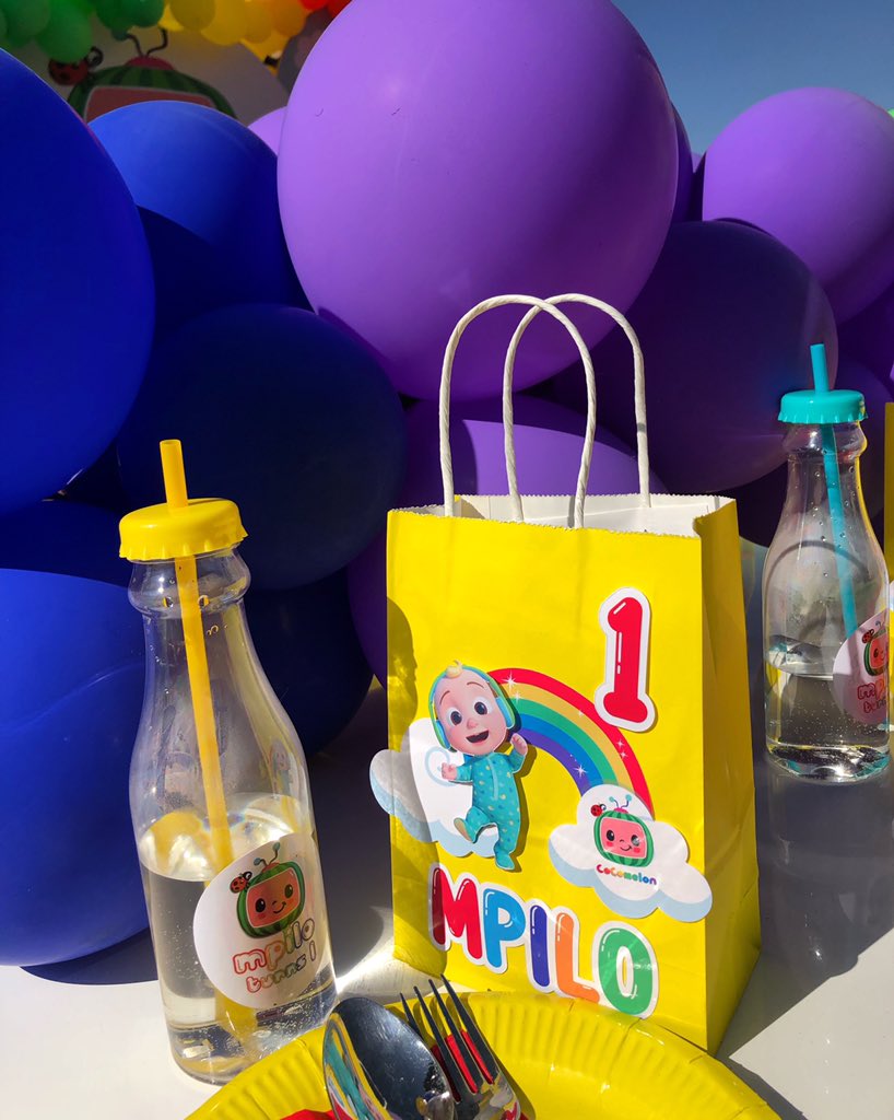 Mabird_decor's tweet photo. πππ#cocomelon #picnicparty #kiddiespicnic #pretoria #johannesburg #eventplanner #balloongarland #rainbowtheme #cocomelonparty https://t.co/ltw6PRx9nt