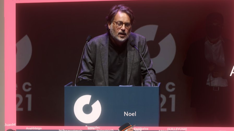 IPMARK's tweet photo. Daniel Solana dedica su premio a esa generación que ha dado forma a la publicidad actual y las nuevas formas de comunicación a lo largo de estos años. "La sociedad, en general, no entiende la complejidad de la comunicación", afirma.  @danisolana @clubdecreativos #cdec2021 https://t.co/pZdWjKNFXm