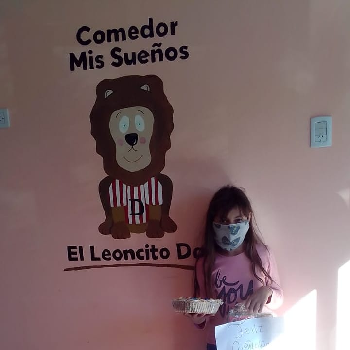 Myriam #Comedormissueños #Elleoncitodan junto con los Leoncitos jóvenes que tomaron la posta de DAN organizaron los  cumpleaños. Cada chico recibió un regalo, una torta y todo el AMOR que se replica en la red indestructible de la que ustedes son parte. bit.ly/2CH8ARm