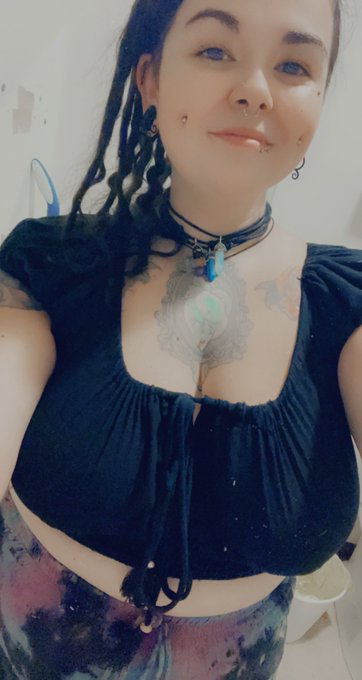 Always wear the #croptop Fuck beauty standards. #thickgirlsmatter #aesthetic #bodypositvity https://t<a href="/tag/croptop"class="tags">#croptop</a><a href="/tag/aesthetic"class="tags"><span>#aesthetic</span></a><a href="/tag/thickgirlsmatter"class="tags"><span>#thickgirlsmatter</span></a><a href="/tag/bodypositvity"class="tags"><span>#bodypositvity</span></a>