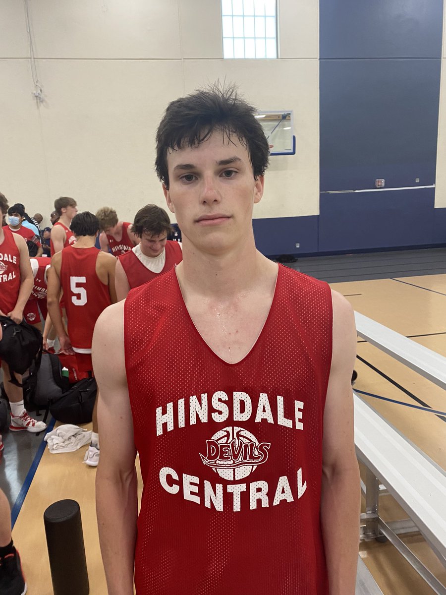John Engles 2022 of Hinsdale Central is a 6’4” do it all forward.  He is everywhere on the floor. The forward is relentless attacking the rim. On the defensive end he uses his frame to alter shots. Engles also has athletic ability and finishes above the rim at a high rate.