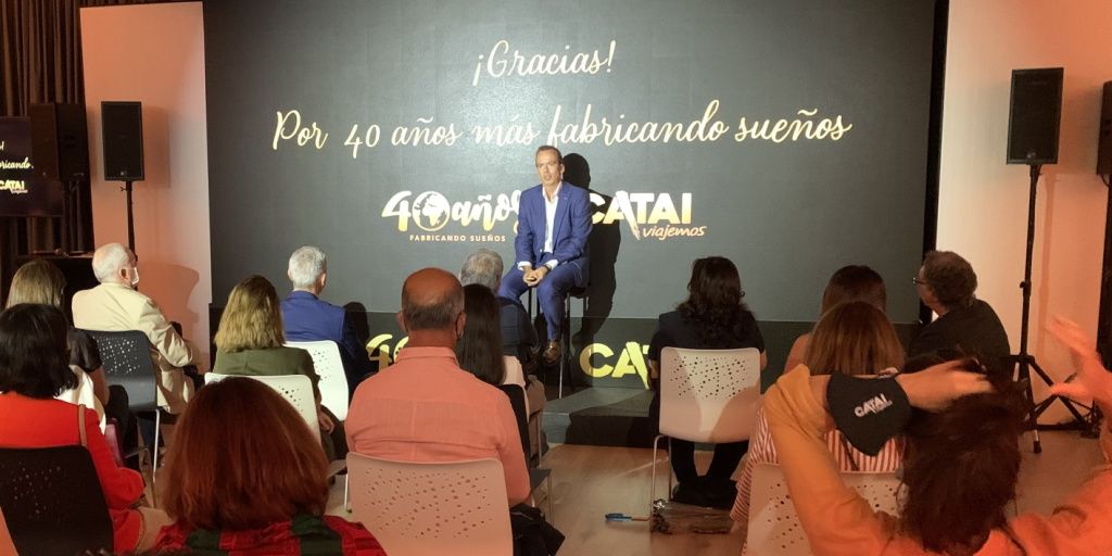 Raúl Serrano, Director General de #Catai: "El 40 aniversario es una acción especial en el que se han involucrado el equipo de Catai y todos los colaboradores que a lo largo de 40 años hicieron que Catai sea la Fábrica de Sueños de millones de viajeros."

#40añosfabricandosueños