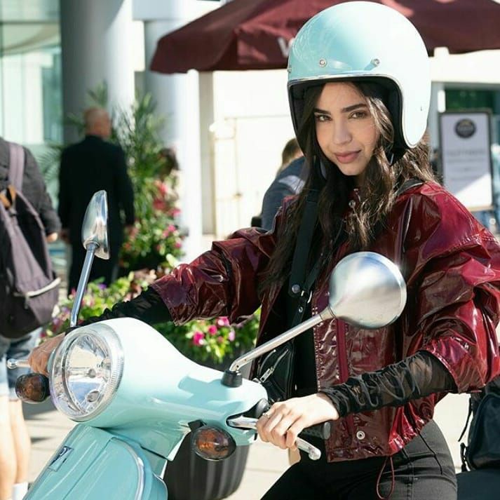 stoesscarson's tweet image. sofia carson as april dibrina appreciation tweet🤍.