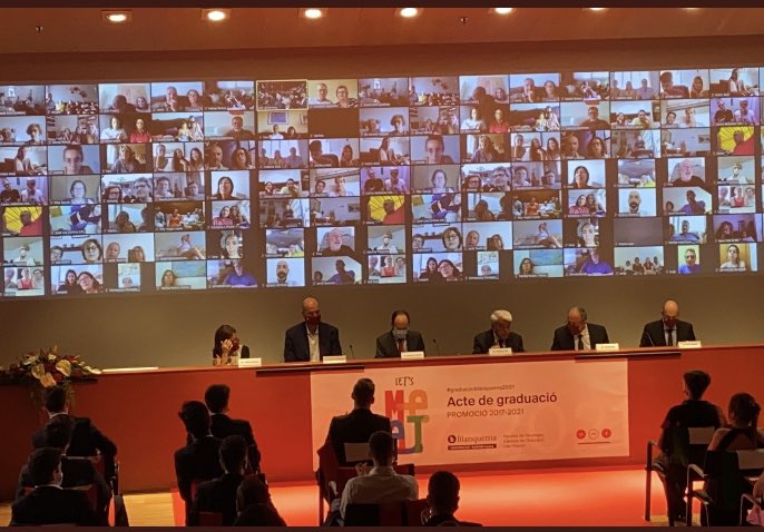 Ferran13's tweet image. Un dia molt especial. Molt agraït a @Blanquerna per oferir-me ser el padrí  dels graus de Gestió Esportiva 1a promoció  i @BlanquernaCAFE. Enhorabona a tots/es graduats👏👏.  @josepmgranell @SixteAbadia 
#OrgullBlanquerna #SomURL #graduacioblanquerna2021