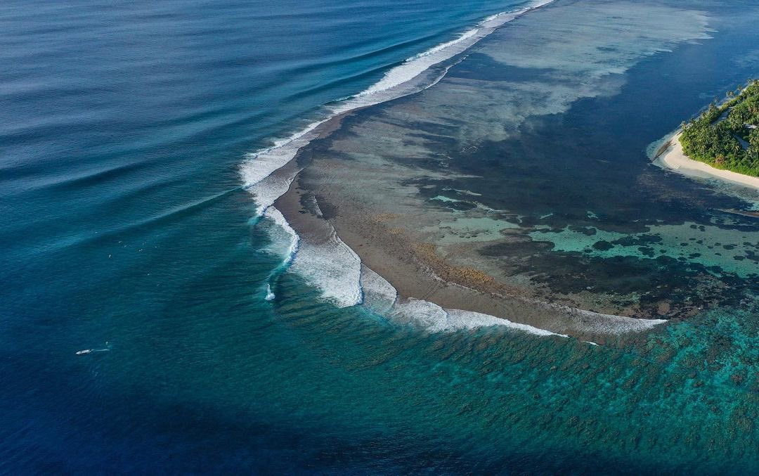 Happy International Surfing Day from the beautiful Islands of Maldives. 

ISD is a day in which the surfing world celebrates the great blessings of our waves, coasts and beaches. 

📸 <a href="/LiquefyMaldives/">Liquefy Maldives</a>
