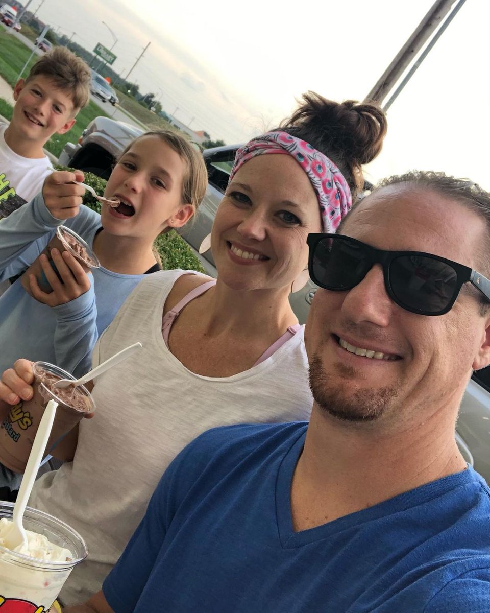EatAndys's tweet photo. Tomorrow is #FathersDay 👨 Instead of turning the thermostat down, come cool off at Andy's #SaveADad https://t.co/XLnYIKvEa2