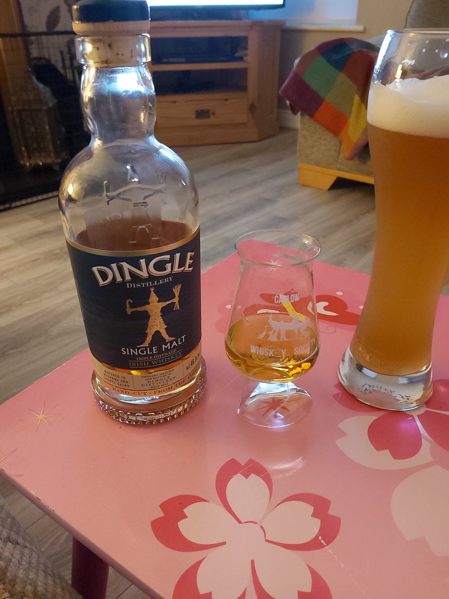 shane_kenny's tweet image. 1st, 2nd, 3rd and quiet possibly 4th taste of @DingleWhiskey, #singlemalt #corerelease. 
@Graham__Coull 👏👏👏🥃🥃🥃
Enjoying it in my @CarlowWhiskey
Whiskey glass.
#SaturdayNightSip