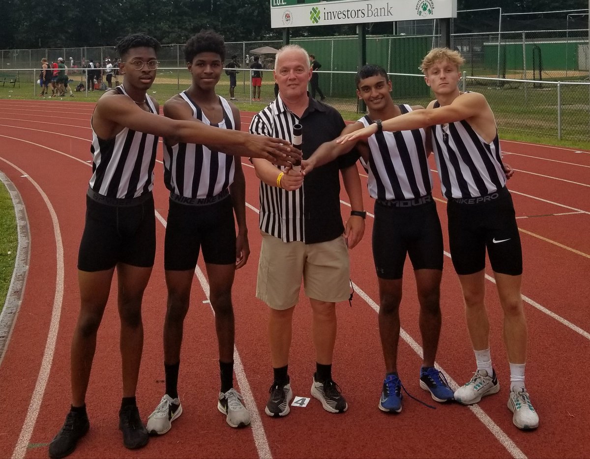 ⬛⬜⬛⬜⬛⬜⬛⬜⬛⬜⬛⬜⬛
Congratulations to all of these guys for a fantastic season!!
NICK MEDEIROS 🥇BECOMES THE N.J. 800 METER STATE CHAMPION!
Our 4x400 meter relay placed 5th overall!!
⬛⬜⬛⬜⬛⬜⬛⬜⬛⬜⬛⬜⬛