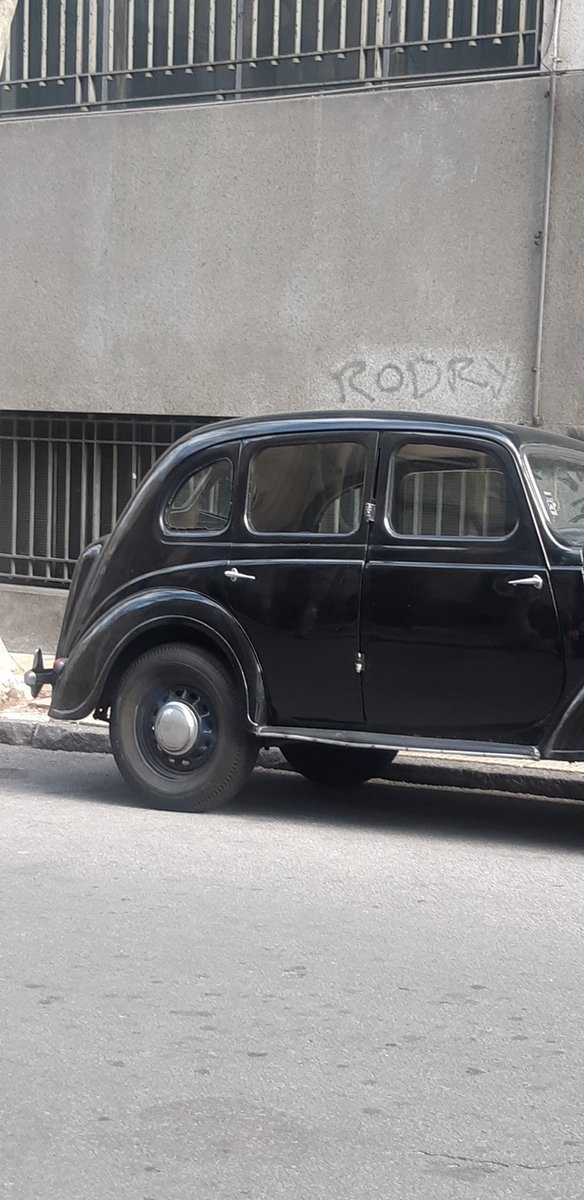 ElOjoChurrinche's tweet photo. Maravillas de otros tiempos que encontré hoy en Javier Barrios Amorin entre San José y Constituyente https://t.co/t9jIBM69H0