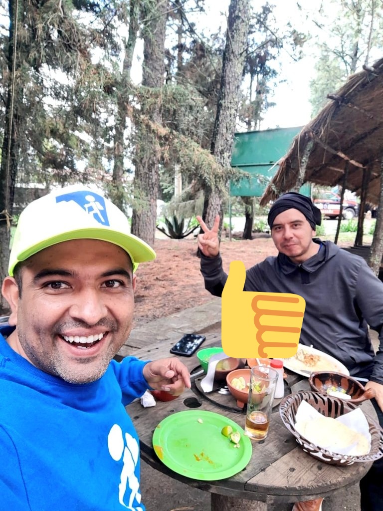 FederArchundiaP's tweet photo. Desayuno después del trote #RunningMan #DerechoAlReceso https://t.co/1z5AzTLccI