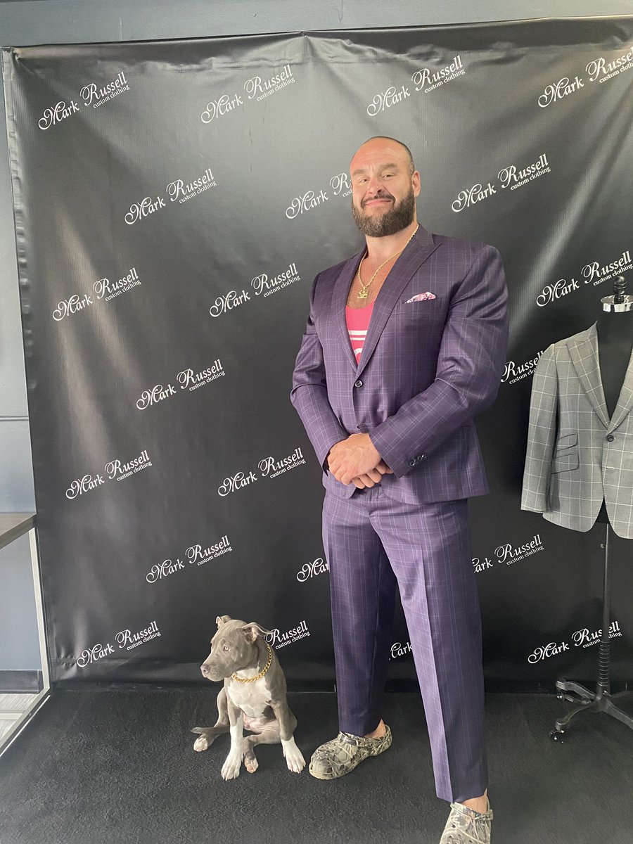 Adamscherr99's tweet image. Holy cow I’m loving this new purple plaid!!!!!! And miss Bella loves her new Cuban link.  Can’t wait to step out on the town in this or sit down and talk business!!!!! #DapperAf #GQ #FiveFigureFee #BeefKing #PlayOnPlaya #BellaBlue