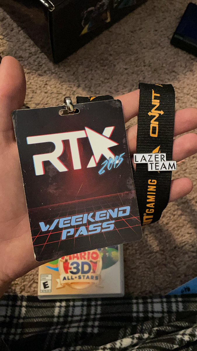 DaleGribble_69's tweet photo. Oh the memories π€ @burnie @wtbrasher @GavinFree @AH_Michael #rtx2015 https://t.co/pHPtShN72G