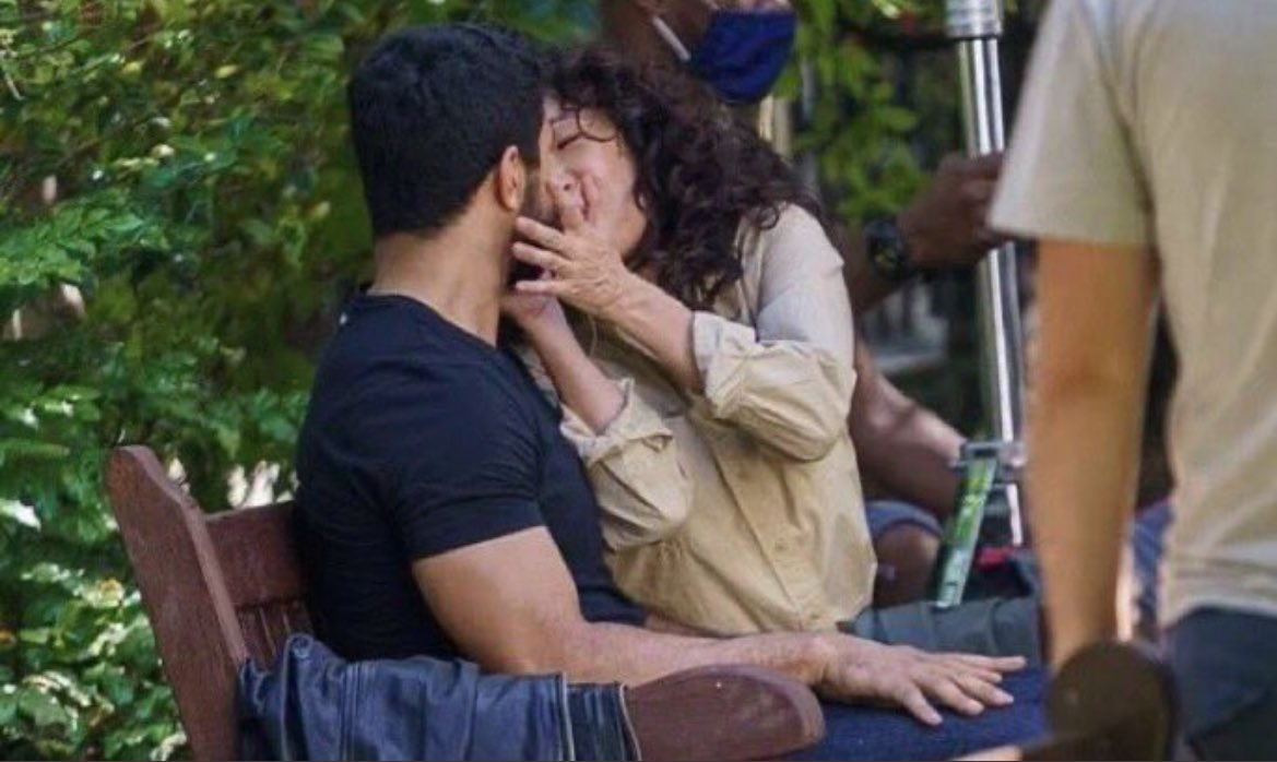 atypicallou's tweet image. 