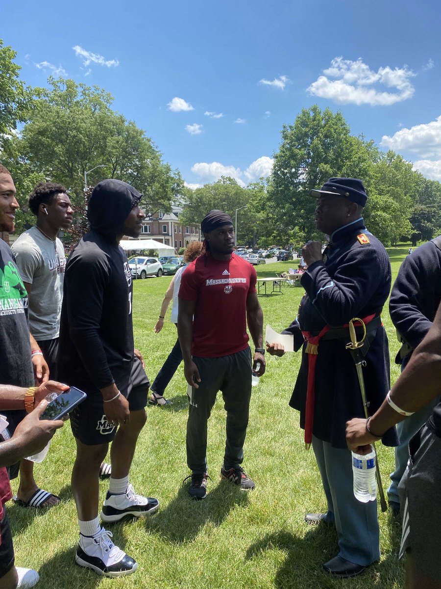 UMass Football tweet media