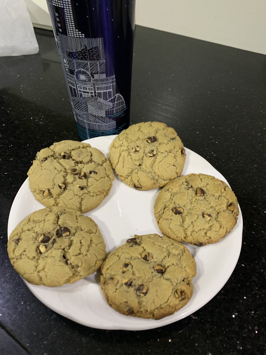 Chocolate chip cookies straight out of the oven past midnight. It’s fine, right? 😌