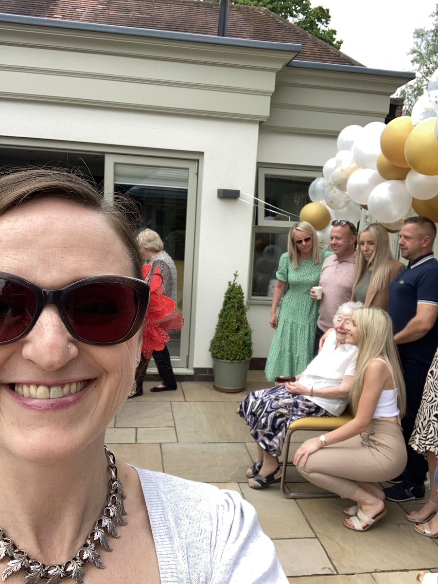 warmvoice98's tweet photo. Absolutely chuffed this evening after #firstgig for lovely family I sang for in 2018. A wonderful #90th . So wonderful to sing for people again!! #soloist #singer #eventson #weddingsinger #performer https://t.co/mC3oNgGViL