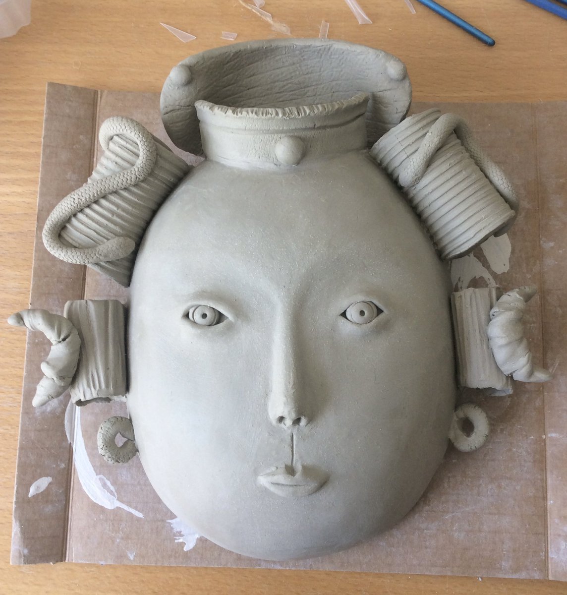 MidoriTakaki's tweet photo. She is large. I made her three weeks ago. She is finally drying.
Yesterday’s bisque firing went well. Great! Next will be glaze firing. Probably Monday. Recently all are going very well. I am a bit worried. #TooGoodToLast
#ceramics #sculpture https://t.co/nPE4VRHszh