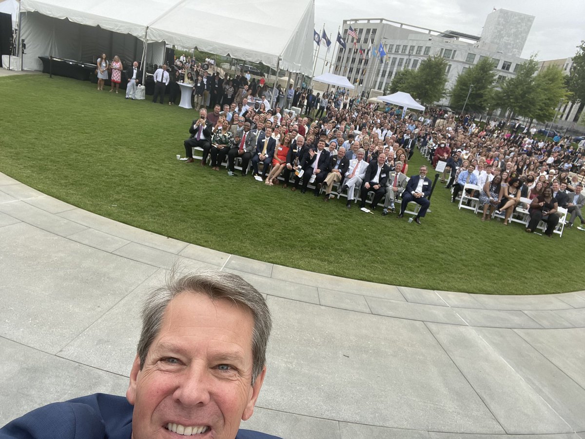 GovKemp's tweet image. This morning, Marty and I were honored to participate in Valedictorian Day to celebrate some of Georgia’s brightest students. 

The whole Kemp family and the State of Georgia are rooting for them, and we can’t wait to see what their bright futures hold!