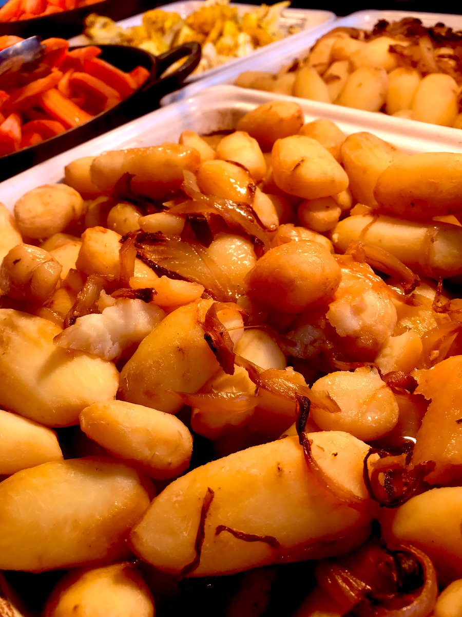 Lovely Honey &amp; Mustard Pork with MacnCheese &amp; Breton potatoes @AtHolroyd <a href="/SBarbo19/">Seb Barboteau</a> <a href="/ThomasHalliwell/">Thomas Halliwell</a> <a href="/jpc7508/">James Cunningham</a> <a href="/chefbenji64/">Ben Cook</a> <a href="/HowsonHelen/">Helen Howson</a>