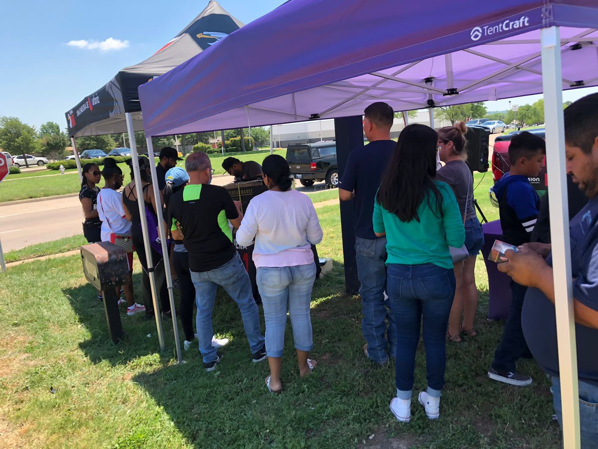 wolfiehernandez's tweet photo. Felicidades Carlos Requeña ganador de la parrilla por cortesía de Metro By T-Mobile Mañana Domingo te esperamos en el 6304 Lake Worth Blvd, Lake Worth, TX sorteando otra parrilla más. https://t.co/4VXwKtdRLg