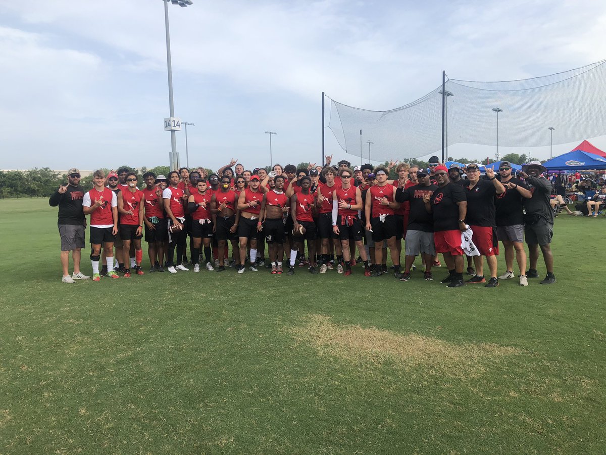 Bdale_Football's tweet image. Guys did a great job competing at King of Kings today.... Thanks to the @Buccaneers @TheFCATeam for putting on this event..