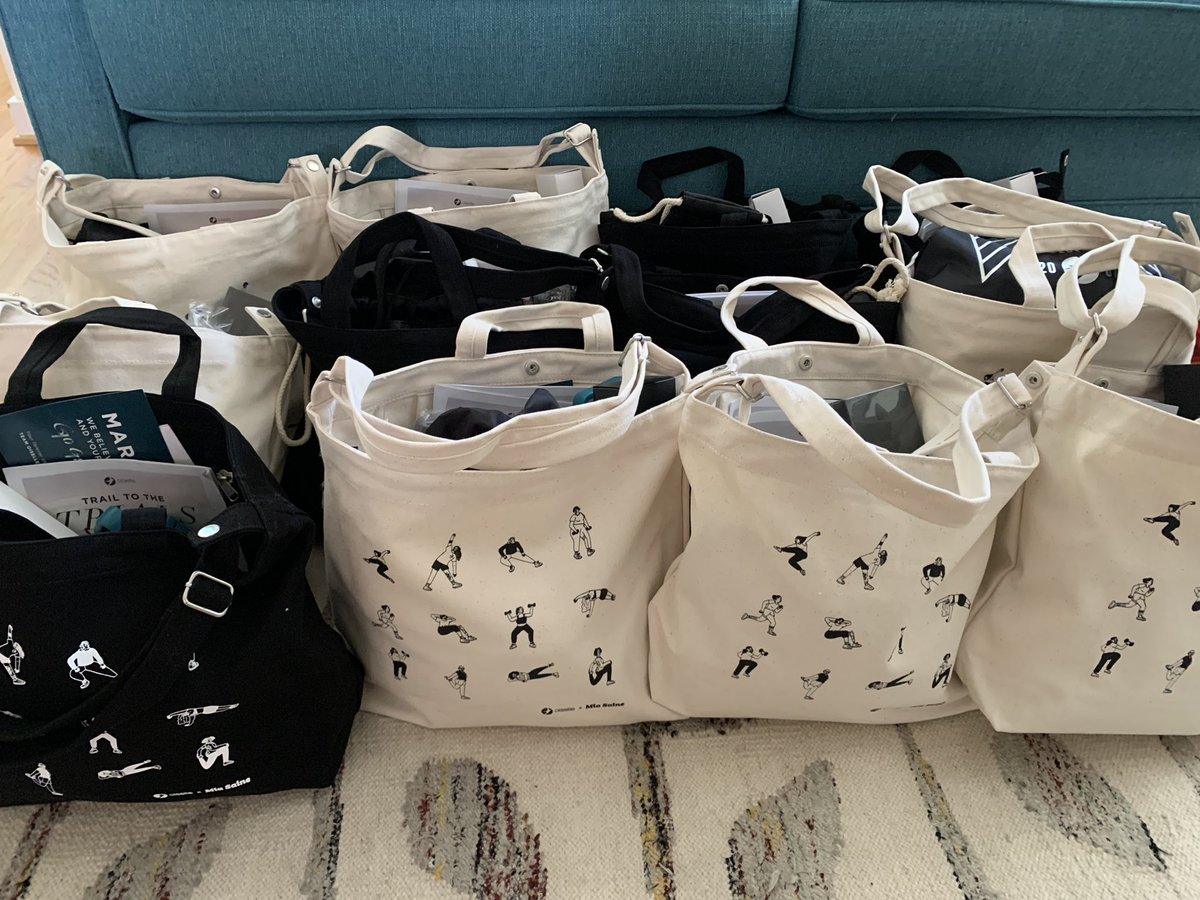oiselle_team's tweet photo. Swag bags for the swaggiest crew of runners 🏃🏻‍♀️ #GoFastTakeChances #TotallyTrials https://t.co/b8nwJE6N3c