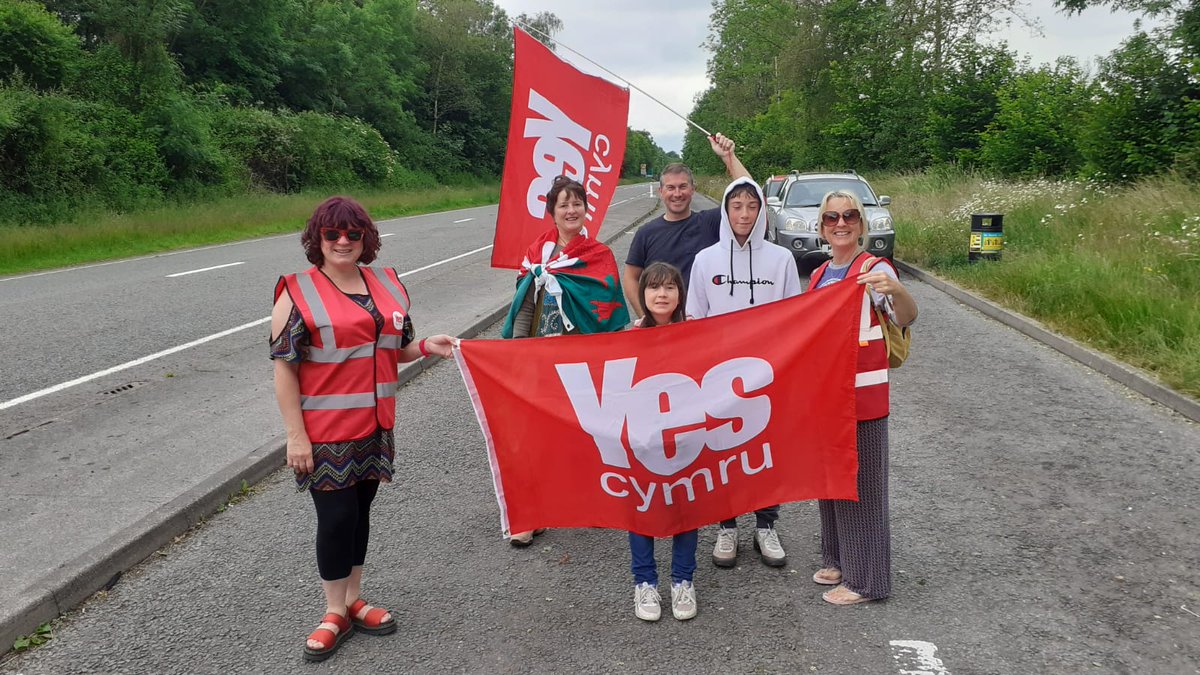 YesCymruDinefwr tweet media