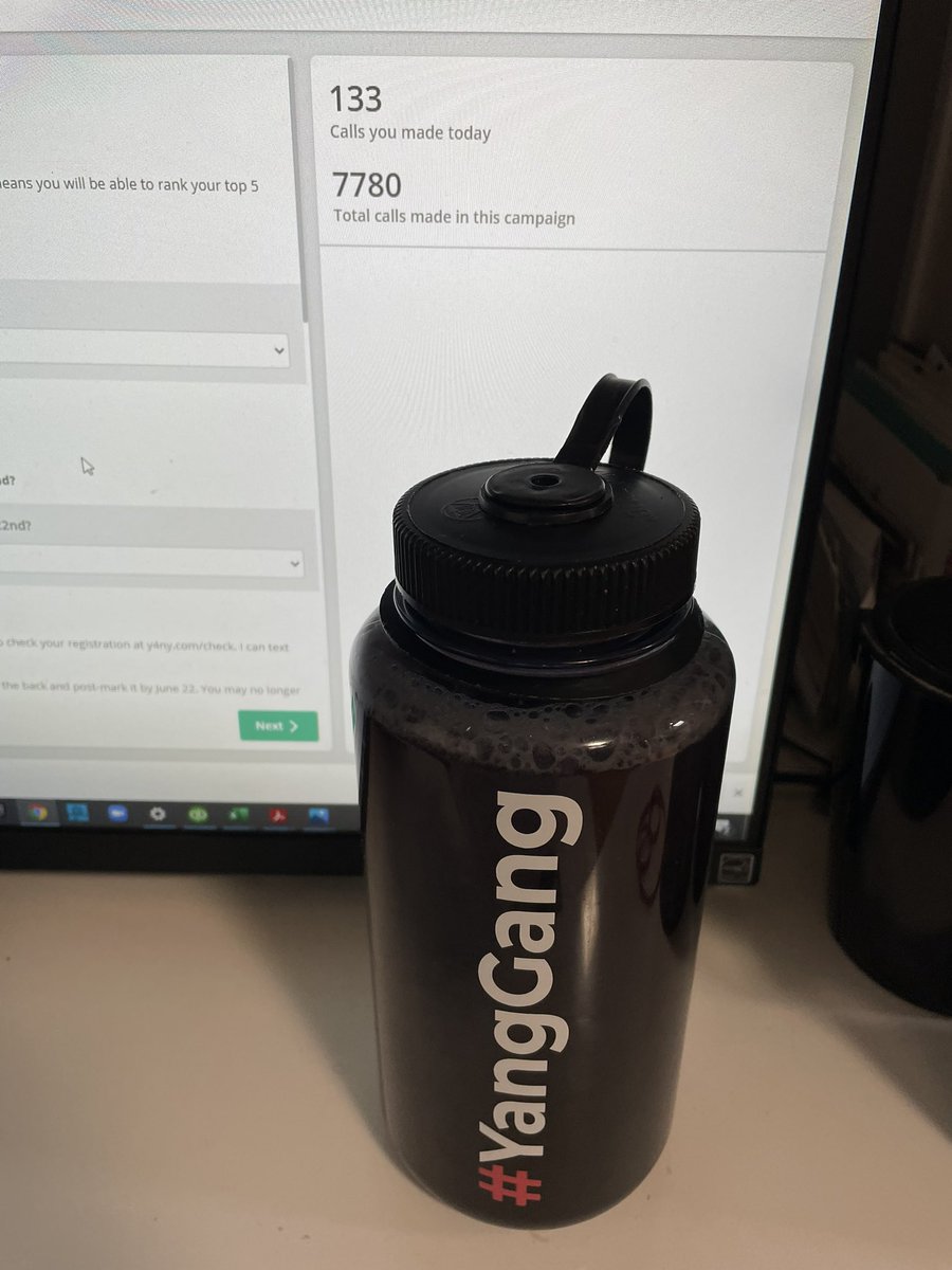 TyrenePamstein's tweet photo. #PhonebankForYang β Iβm back for round 2 with my ice tea. Letβs go!! #MayorYang ππ #YangGang https://t.co/qLFvQJvQY5