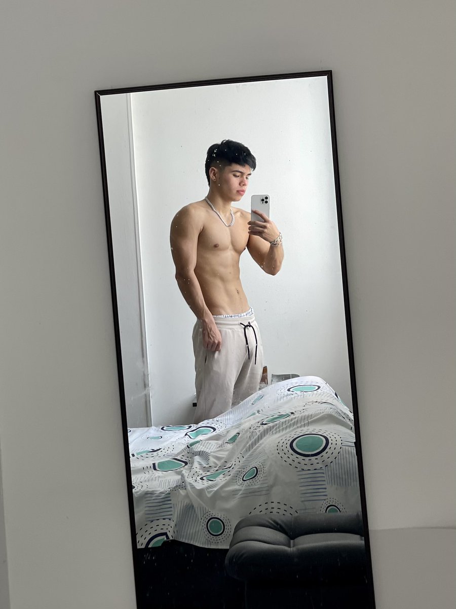 sebasnavarr000's tweet photo. RT y mira tu chat 😈🔥 
https://t.co/cBE02Lu4Ze https://t.co/yqbsBx9xfk