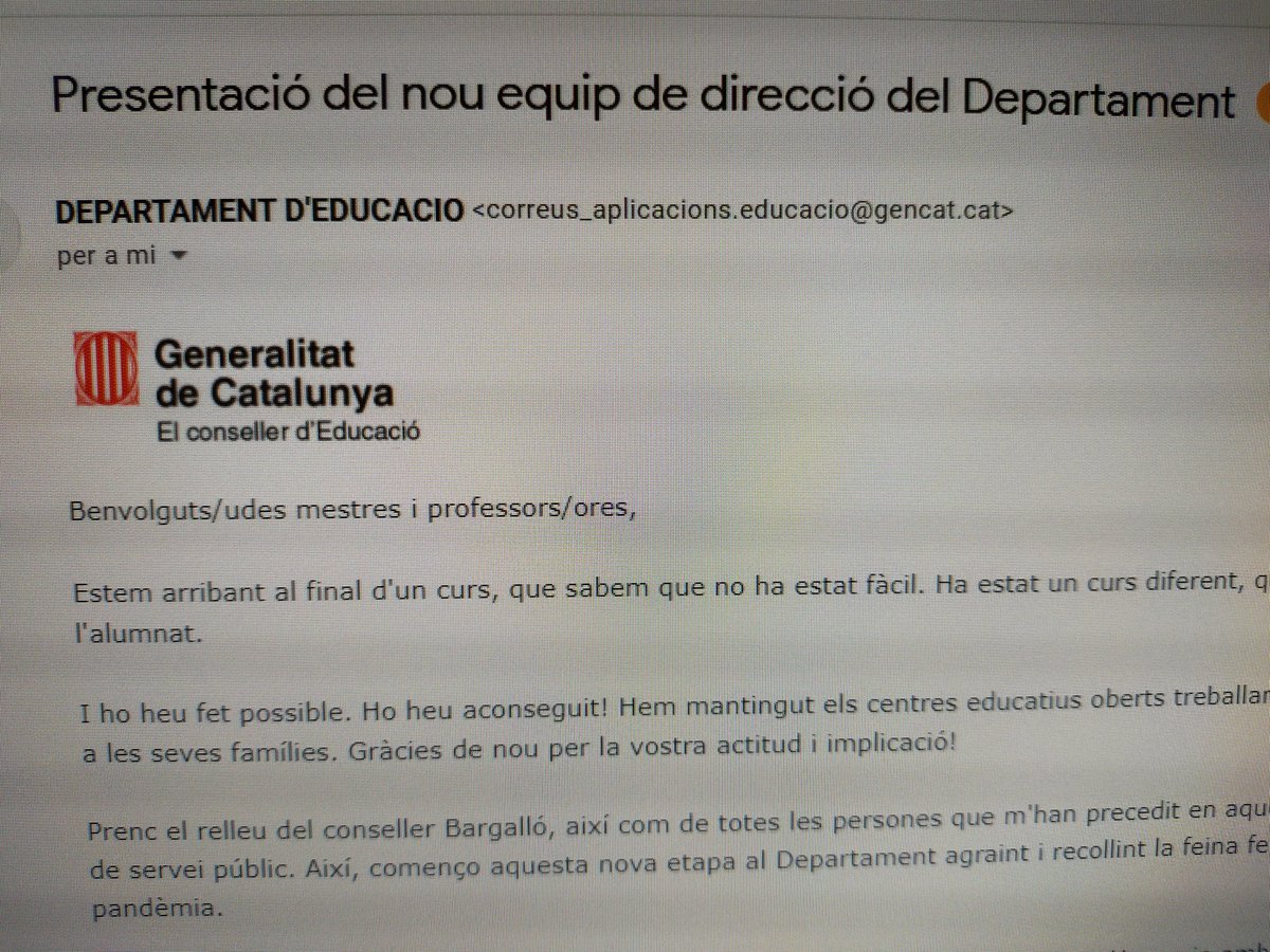 Irene_1970's tweet photo. Molt Hble. Sr. Conseller d'Educació @JosepGCambray hi ha menyspreus que fan molt de mal. El Departament d'Educació no només són mestres i professors.En aquesta vida no hi ha ningú imprescindible però si TOTS plegats a la Comunitat Educativa som NECESSARIS. Rectificar és de savis. https://t.co/1FfzJ98TXE