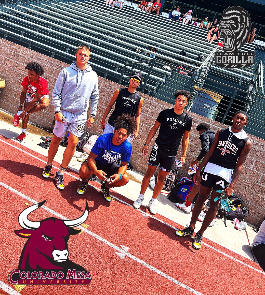 TeamFullGorilla's tweet photo. Some of those @TeamFullGorilla boys alum @ChyonKendrick 22’ @keenan_stokes 22’ @JerrickJackson3 22’ @DominickNicho16 22’ @zayalvarezz  23’ @_GoSpeed23 &amp; 23’ @TaiFaavae bout to put on a show @CMUMavsFootball camp🦍🏈💯 #ballers #ifyouballyoullgetthecall #skorillas #OAGAAG https://t.co/rh4dn9EjnF