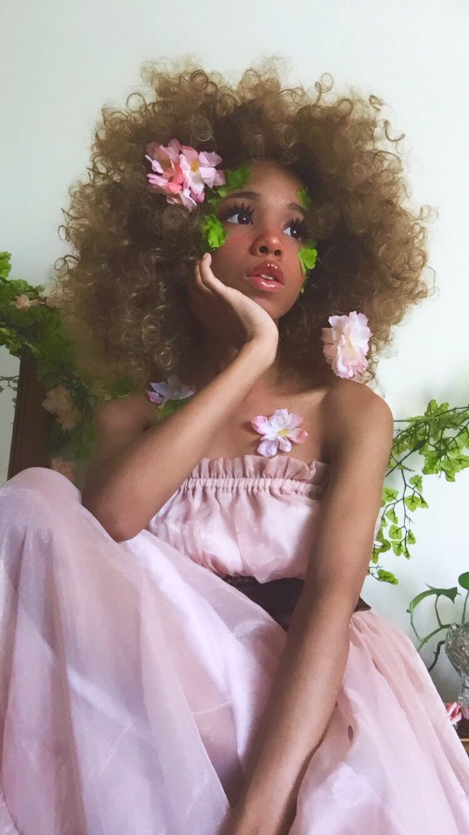 SimplyHunni_'s tweet image. Happy #Juneteenth ~ I’m a Black cosplayer/retro enthusiast who loves to voice act and make my pictures look vintage 😊 
Please share if you’d like to help support my content! 
CashApp: $ayoHunni 
Venmo: Simply_Hunni