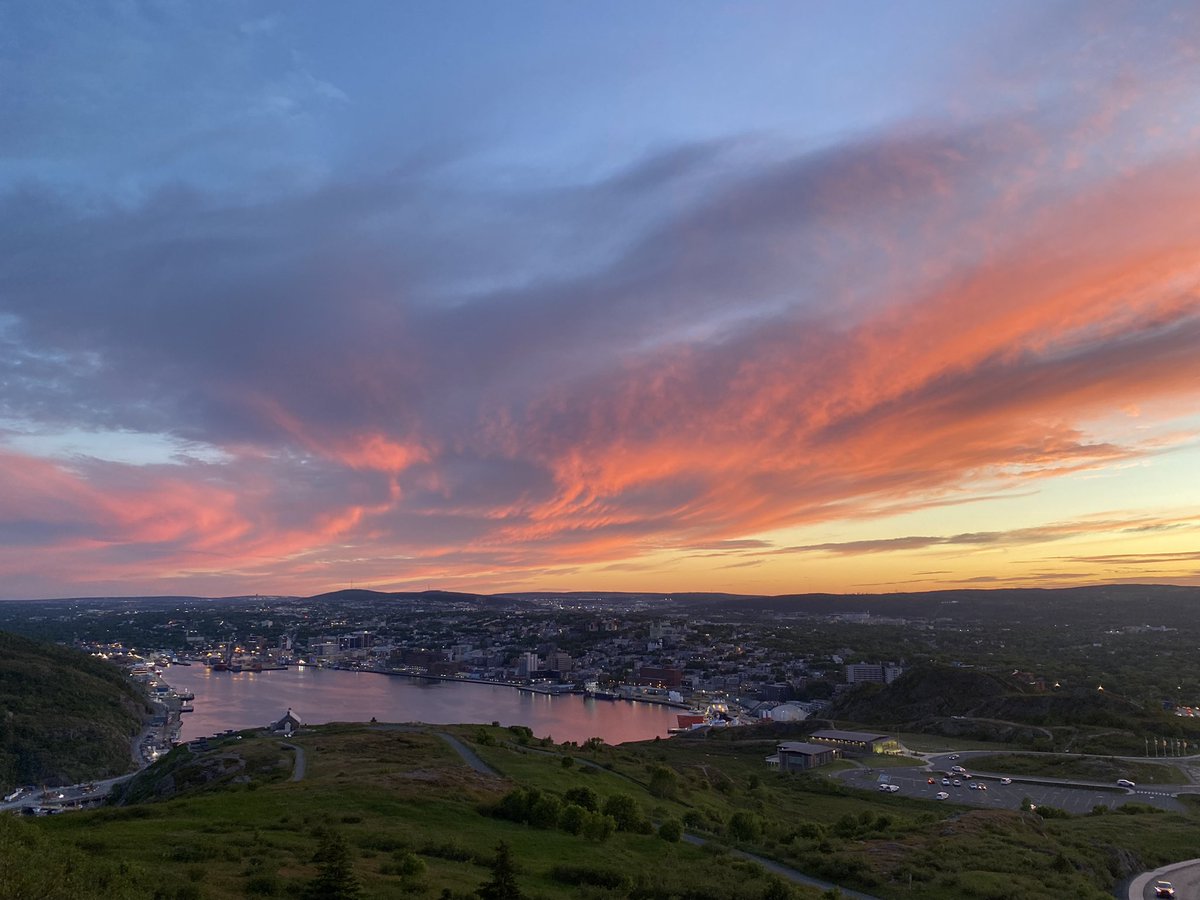 LShankar_'s tweet photo. St. John’s, NL last night. #ShareYourWeather #YYT #Canada https://t.co/RnKkofEFjI