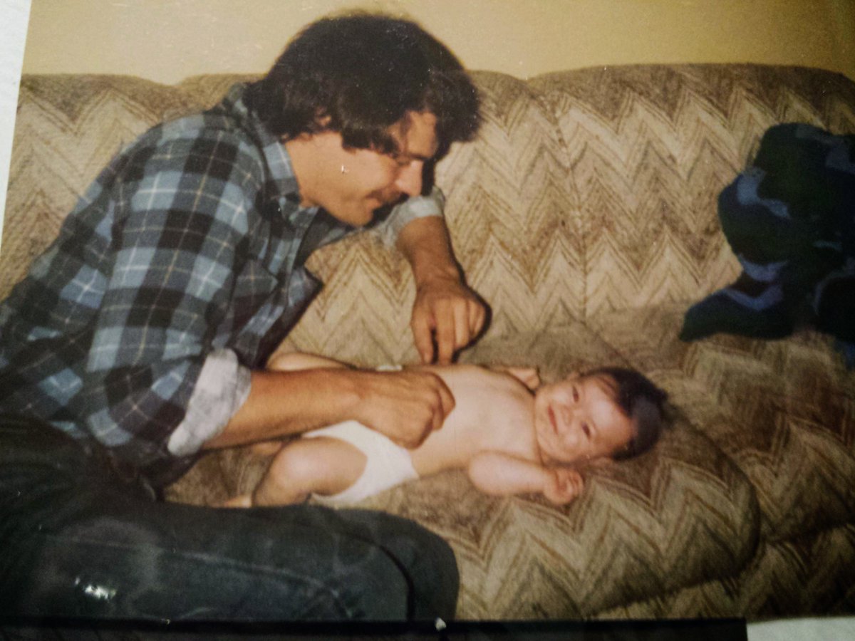 TCANN1014's tweet photo. To the Daughter Who Has to Wake up Fathers Day Without Her Daddy,

I get it. 

I get that he will be the last thing on your mind when you go to bed Saturday night, and he will the very first thing on your mind when you wake up Sunday morning. 

I get it. 

Continued in comments.. https://t.co/oU6XTKHeDN