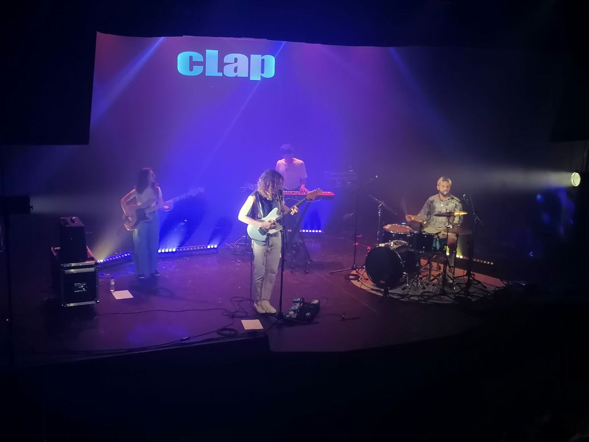 Ràdio la Veu TV (@radiolaveutv) on Twitter photo Sons of Med presenta el seu disc ("Greta") a la sala Clap de Mataró.
📹➖No us perdeu l'entrevista‼️
⬇️⬇️
🎙Pròximament amb les nostres xarxes social Sons of Med presenta el seu disc ("Greta") a la sala Clap de Mataró.
📹➖No us perdeu l'entrevista‼️
⬇️⬇️
🎙Pròximament amb les nostres xarxes social