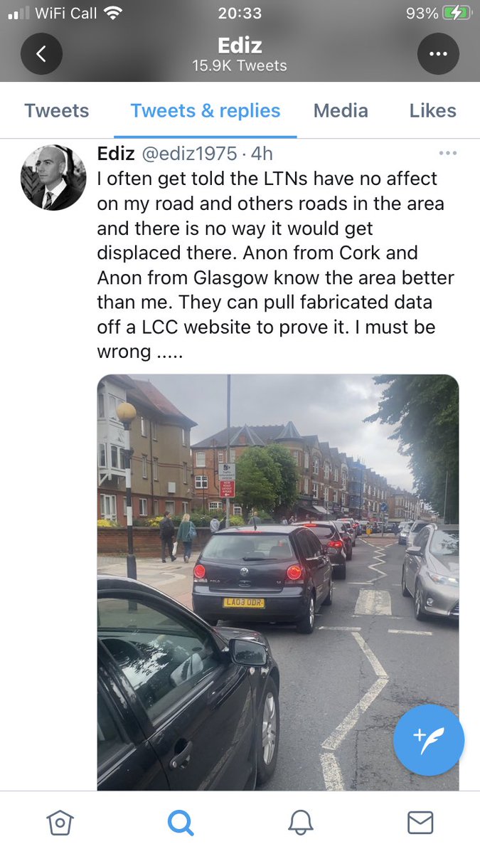 PaulOBrienArch's tweet photo. Imagine being a driver and stopping across a pedestrian crossing like this on Aldermans Hill. #shitdriving https://t.co/PcKAar62rh