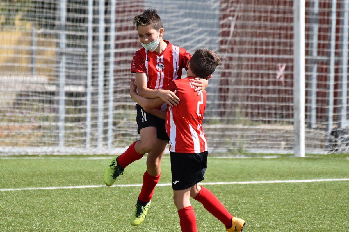 cdmpizarrales's tweet photo. Enhorabuena a nuestro Alevín B!! Campeón del grupo 5 🎉🎉🎉💪🏻
Aunque sea una temporada distinta, todos los logros hay que celebrarlos!! Vaya cracks 😍

🏆 Liga #volvemos 🗓J10
🇵🇪 #alevin B
🆚 @BaseUDS 

#home #lasalud
#play #futbol 
#friends #team #equipo #rojos
#cdmp #vamospiza https://t.co/jfPYG5LbHd
