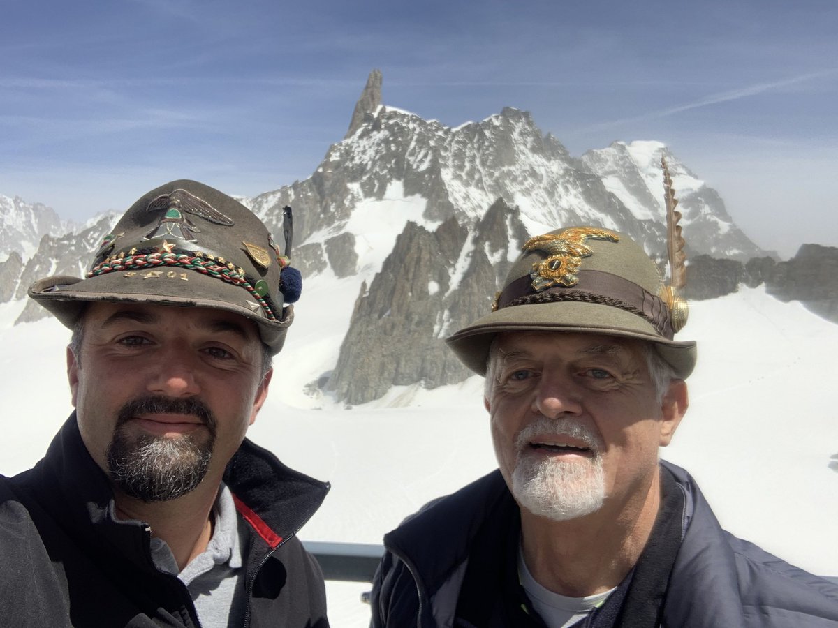 ABetemps's tweet photo. Oggi bella giornata con il Consiglio Nazionale dell’Associazione Nazionale Alpini. 
#skywaymontebianco
#alpini
#associazionenazionalealpini https://t.co/HzQZY7cEnV