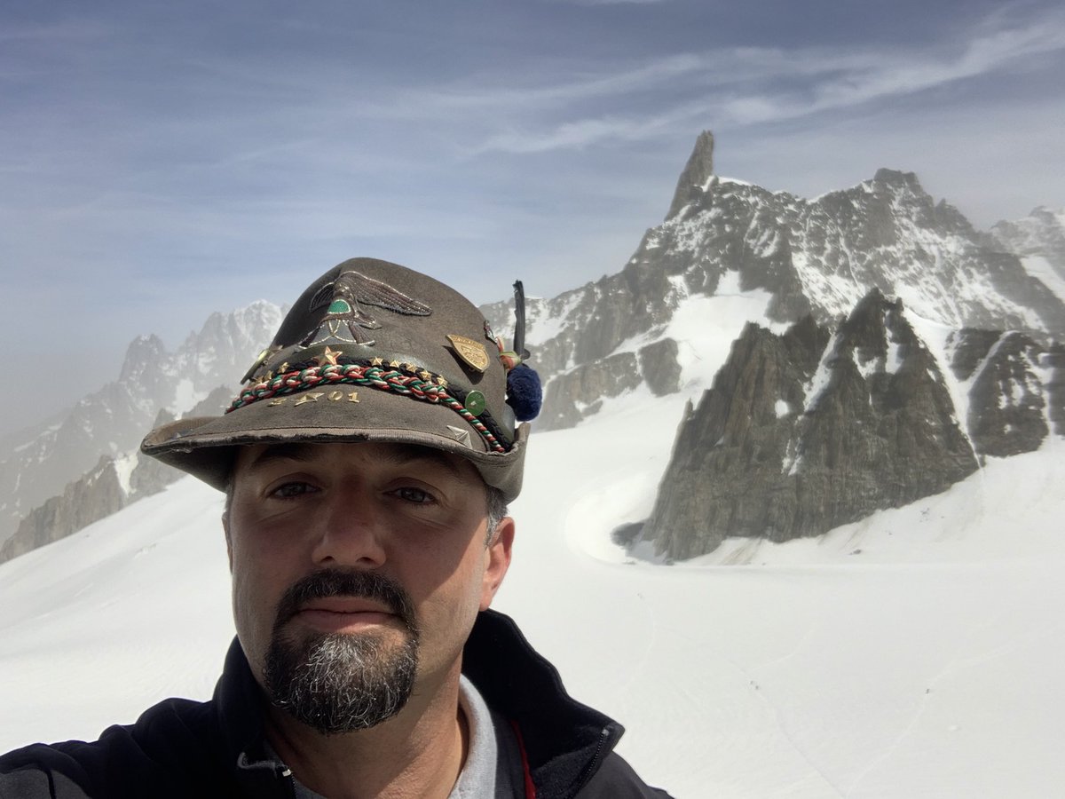 ABetemps's tweet photo. Oggi bella giornata con il Consiglio Nazionale dell’Associazione Nazionale Alpini. 
#skywaymontebianco
#alpini
#associazionenazionalealpini https://t.co/HzQZY7cEnV