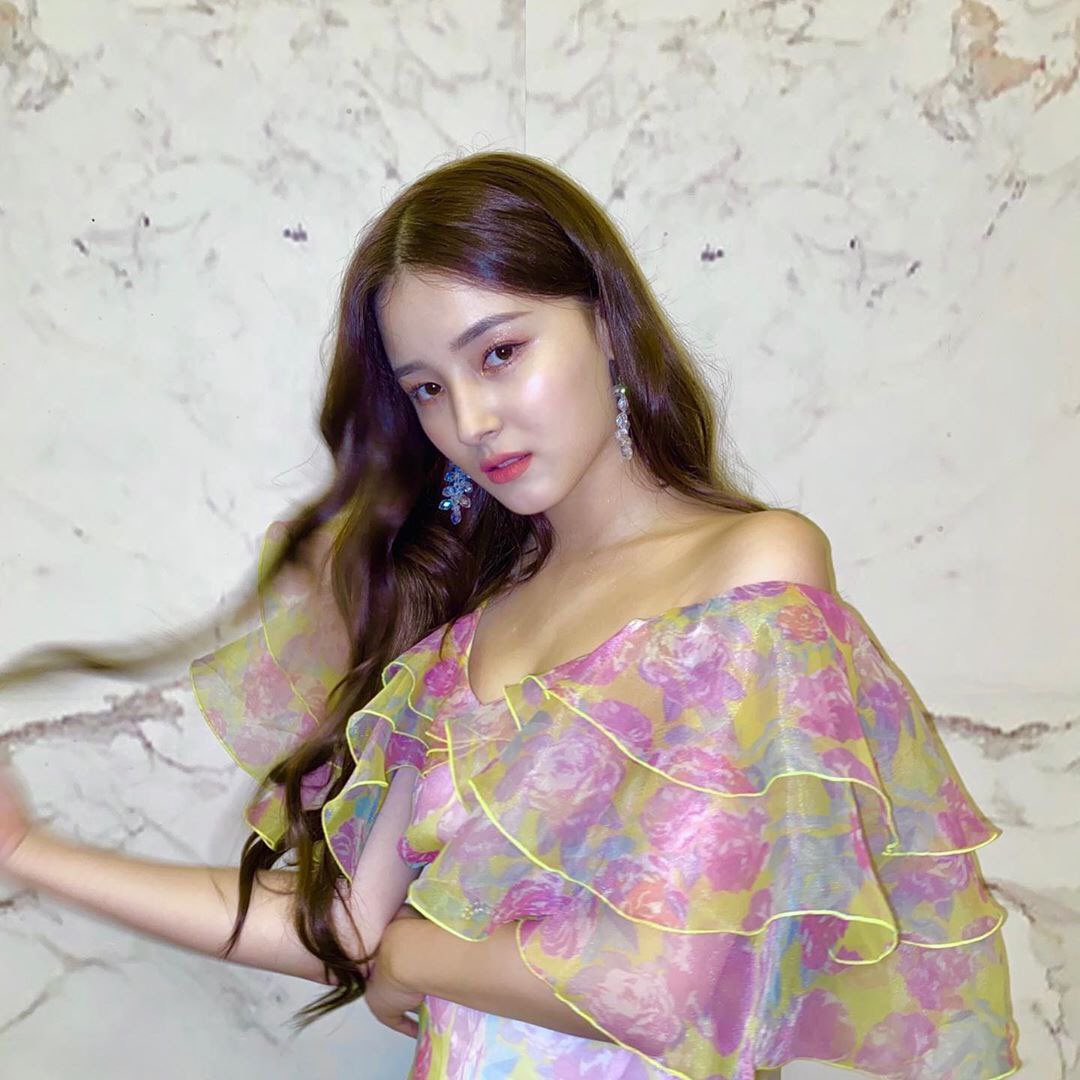 cge_yein's tweet photo. ㅤㅤㅤ 📸 𝗒𝖾𝗂𝗇𝗇𝗂𝖾𝒔 𝗎𝗉𝖽𝖺𝗍𝖾 ㅡ #CSGRAM
ㅤㅤㅤㅤ #CSWEDDING #YAWEDDING

Chegou o dia mais esperado pela família Moon e eu ganhei a honra de ser madrinha do casal mais especial do mundo! Ahreum e Yuno desejo que sejam muito mais felizes daqui pra frente, amo vocês. 💖💞 https://t.co/rtCopI21h3