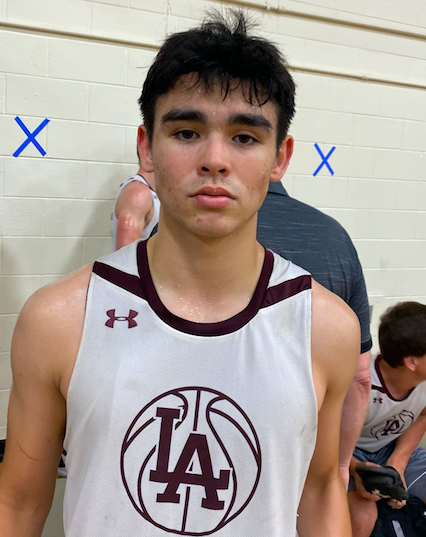 MHS_Boys_'s tweet photo. Joe Auer 2023 of Loyola is a lights out movement shooter. The 5'10 guard can pull from anywhere and set his feet in an instant. Auer can shoot off the catch, off the dribble, and running off screens. On defense, he moves his feet well and is strong for his size. @LAMensBBall https://t.co/Ac1j1NgLOM