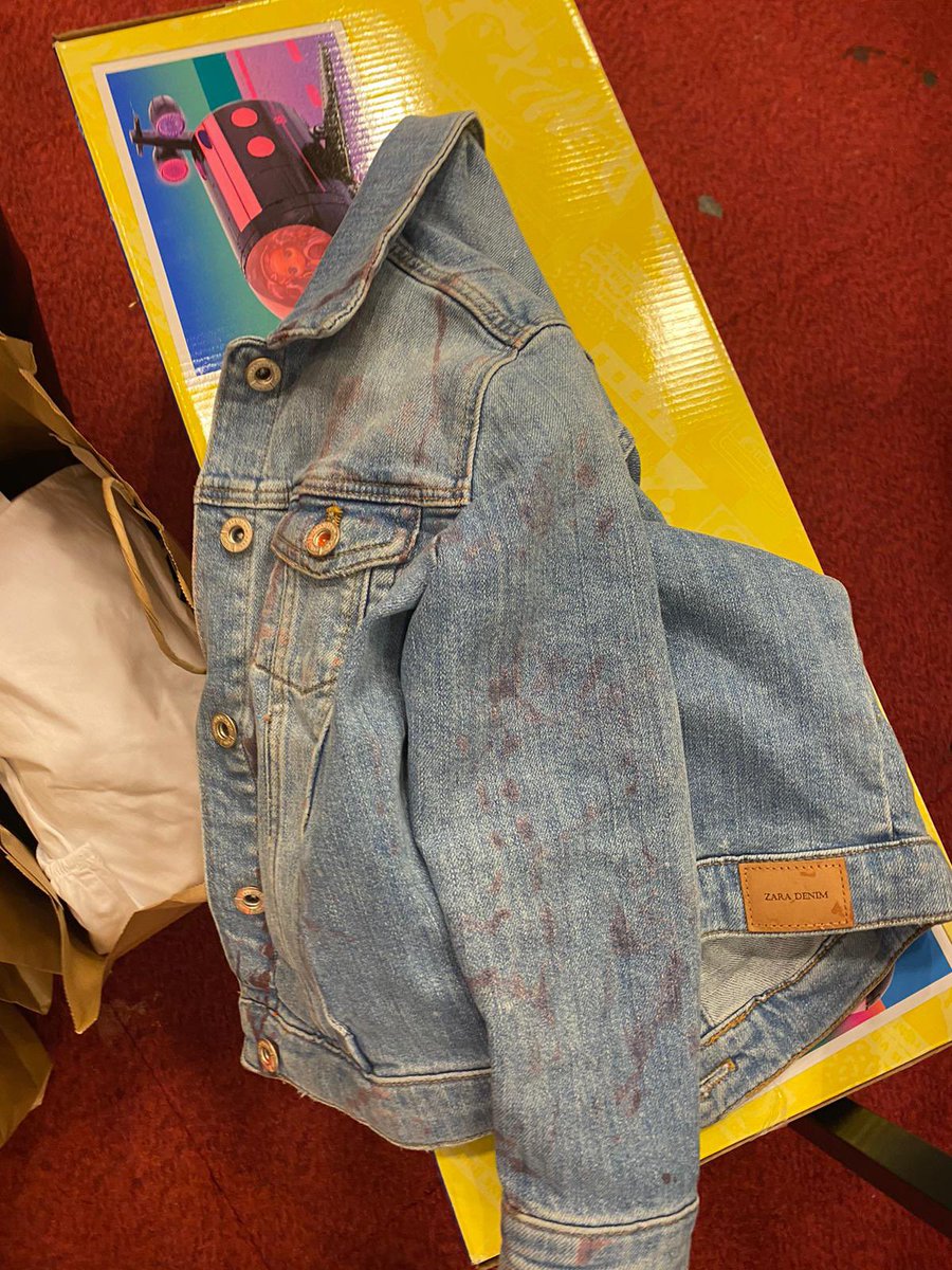 webbo_84's tweet photo. Disgusting from @Waterstones My 6 yr old daughter &amp; wife were in your Bluewater store today and were covered in pink slime from a faulty toy you have on sale, ruined clothes and trainers, daughter in tears and the best you could do was to give out an email address for head office https://t.co/RM22ViZLG2