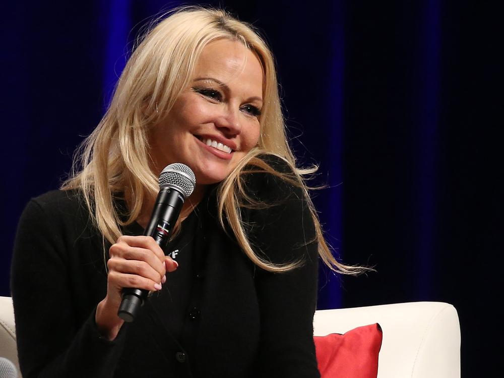 Pamela Anderson chops $2 million off Malibu 'treehouse' sale price