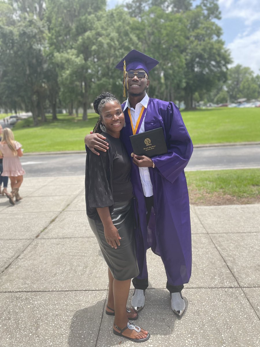 BrowdyDanny's tweet photo. words can’t explain this feelin❤️ everything I’ve done is bc of this woman money and all the riches on earth wouldn’t be enough to pay u back I love u momma https://t.co/q6H25wWesR
