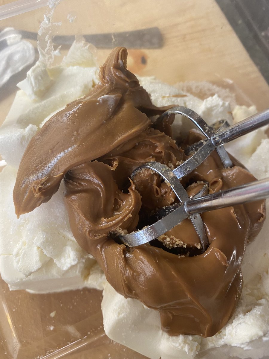 Emma4facs's tweet image. Biscoffi Cheesecake 😍😍😍
Recipe from @AmyTreasureBlog