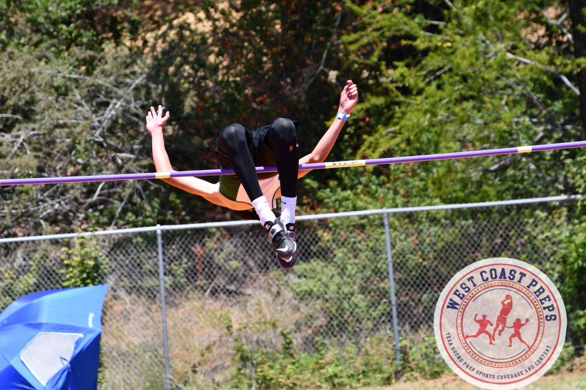 westcoastpreps_'s tweet photo. No words…

Palo Alto’s Aaron Kim clears 7’0” to become the new state leader. Also the No. 7 mark in the country https://t.co/EACqCOnFx3