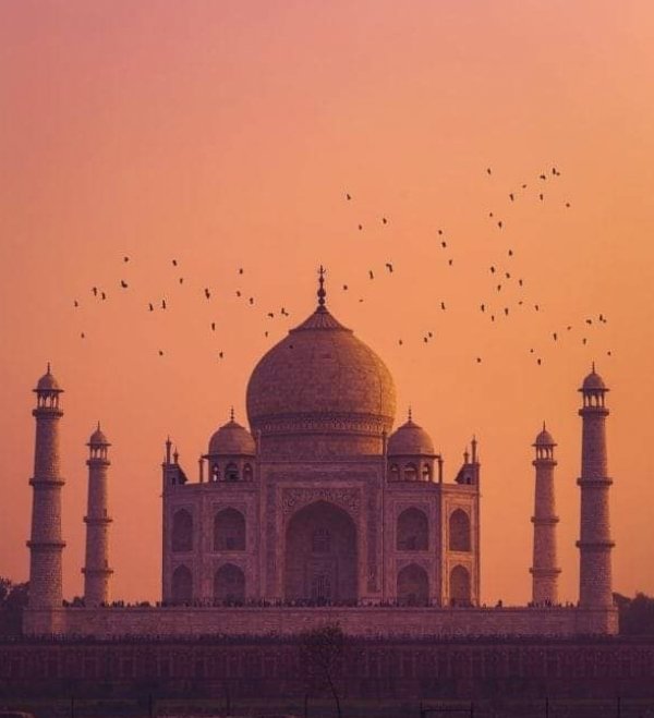 atul_ahsas's tweet photo. मिलन को तरस रही चार मिनारे  "ताज" कि
दो बाहें "शाहजहाँ"की....दो बाहें "मुमताज़" की
@tajmahal
@khoobsurti
@milan https://t.co/vfdp18hQg4