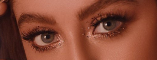 cloudysbrina's tweet photo. Glitter era ✨ @karolsevilla https://t.co/7rGsBFjZaA